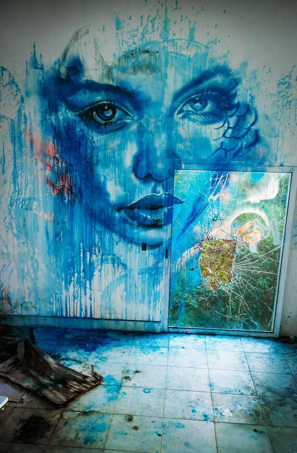 Abandoned place Valdi Valdi Street Art Interview