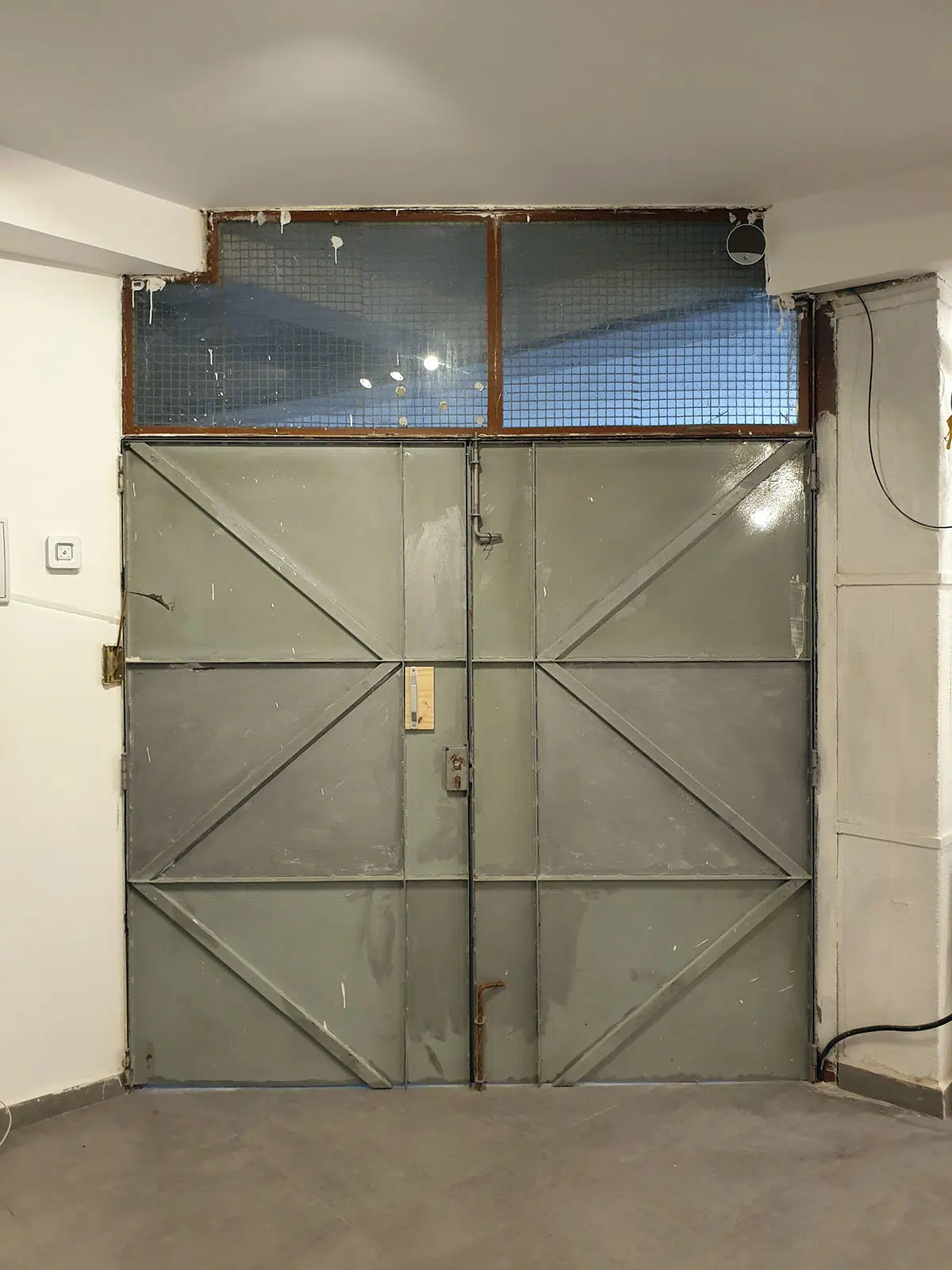 artist residency open call gate writer and artist residency open call in Madrid - entry gate